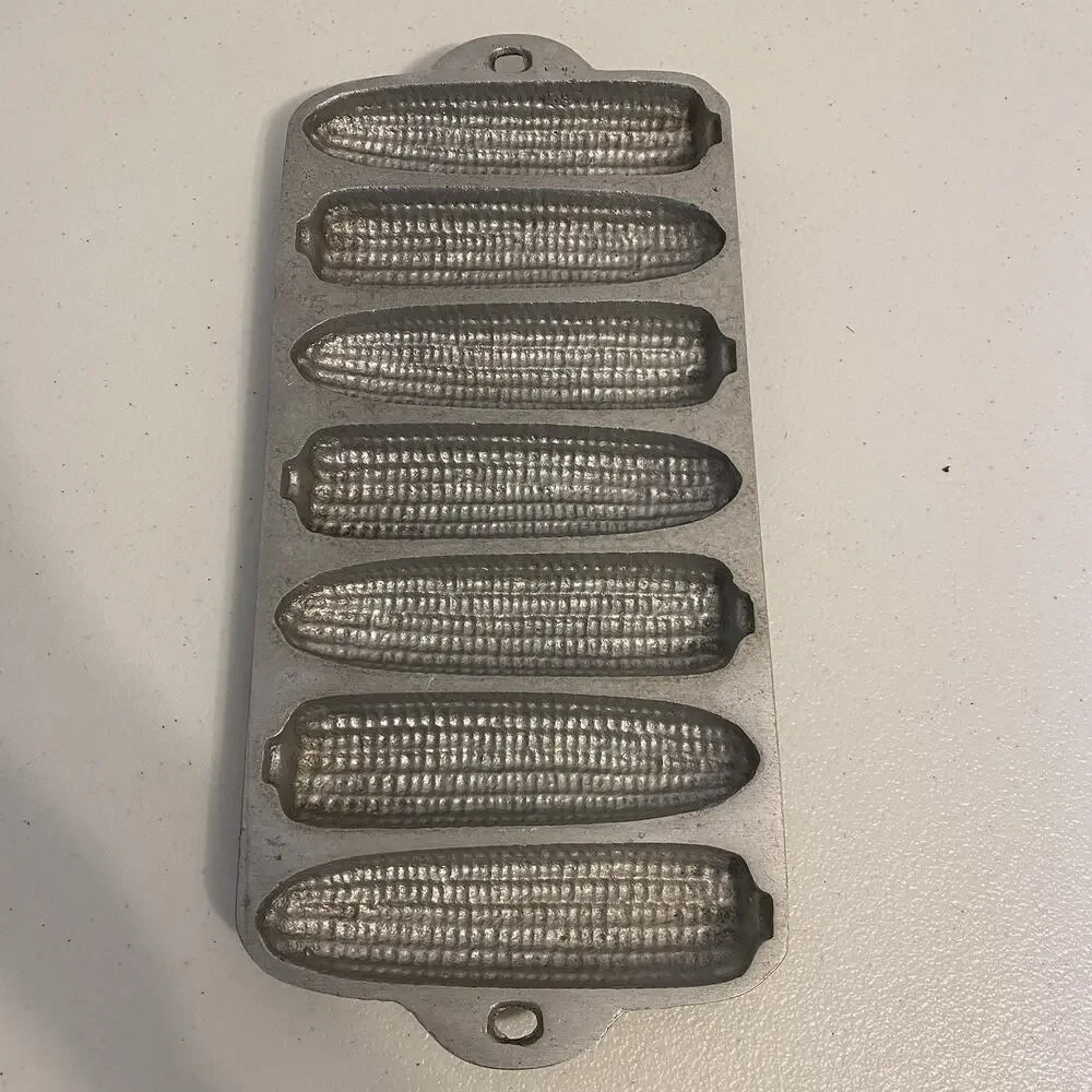 Vintage Cast Aluminum 7 Ear Corn Cob Cornbread Pan Mold Silver Color Heavy Metal